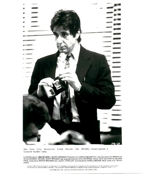 Publicity Photo/Still: AL PACINO - SEA OF LOVE 1990 Holding Police Badge