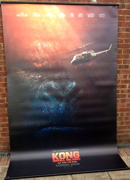 Cinema Banner: KONG SKULL ISLAND 2017 (Face) Tom Hiddleston Samuel L. Jackson