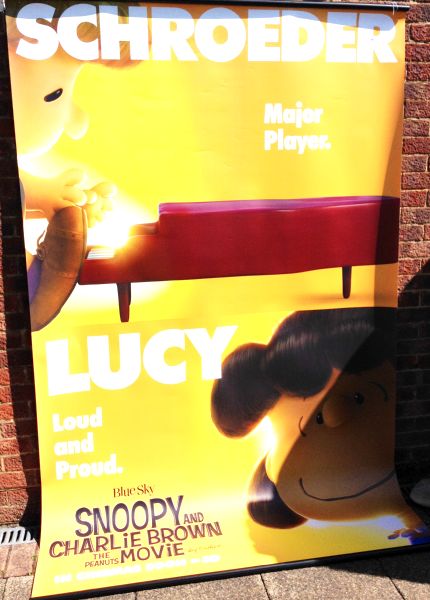Cinema Banner: SNOOPY AND CHARLIE BROWN THE PEANUTS MOVIE 2015 (Schroeder & Lucy)