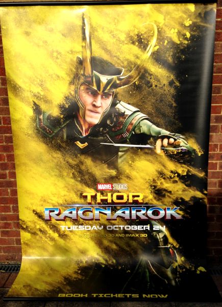 Cinema Banner: THOR RAGNAROK 2017 (Loki) Tom Hiddleston Chris Hemsworth Cinema Banner: THOR RAGNAROK 2017 (Loki) Tom Hiddleston Chris Hemsworth